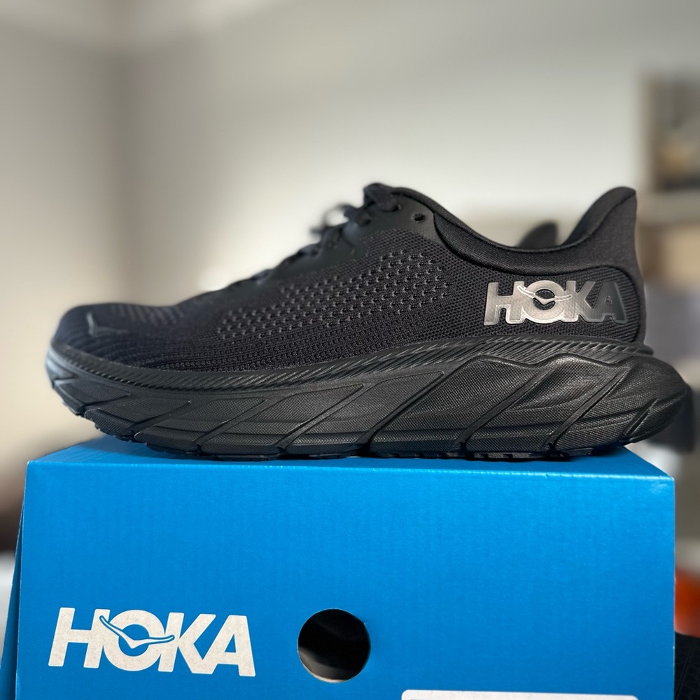 Hoka Women’s ARAHI 7.5B -  BLACK/BLACK